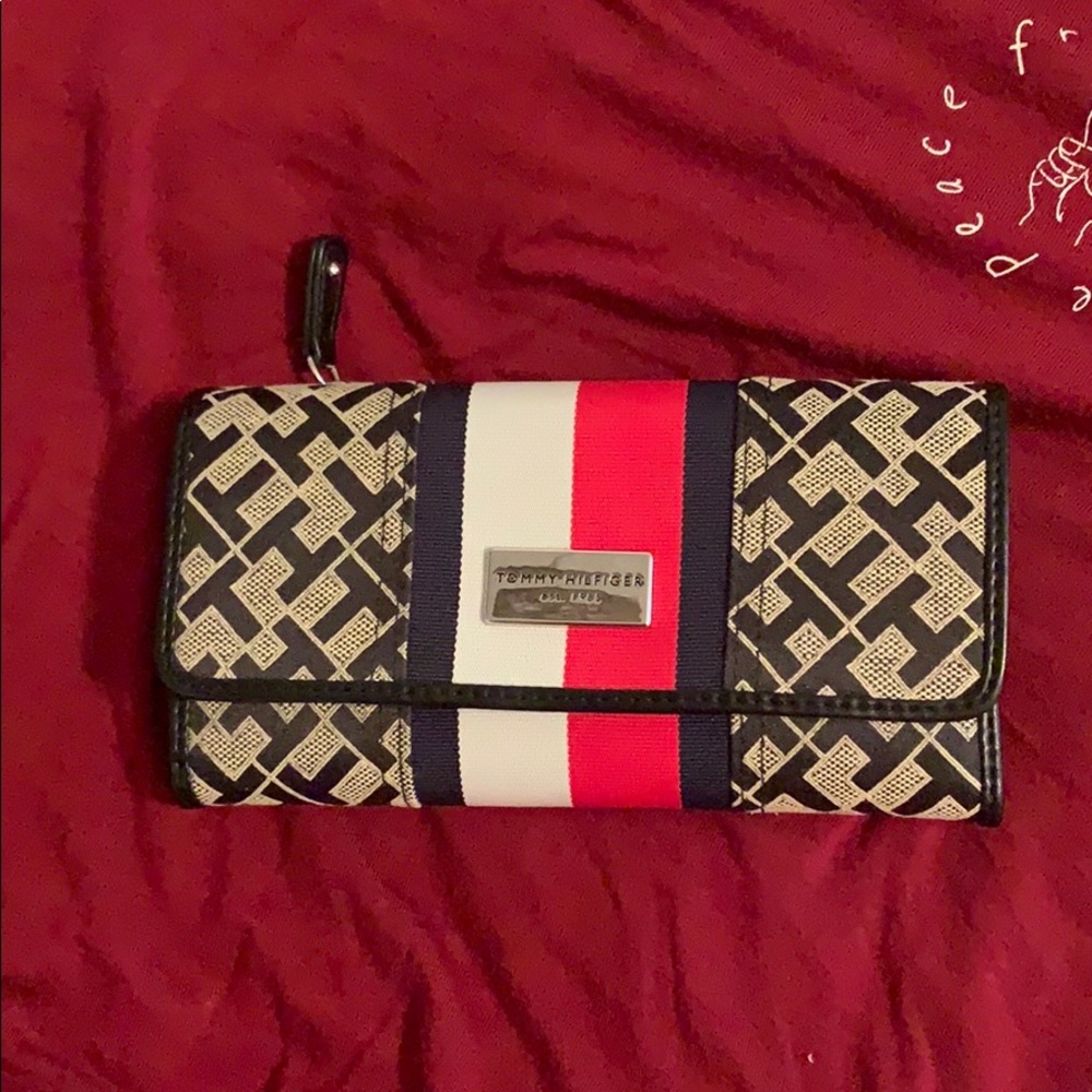 Tommy Hilfiger wallet